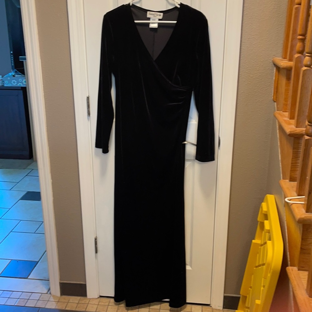 Ronnie Nicole black dress